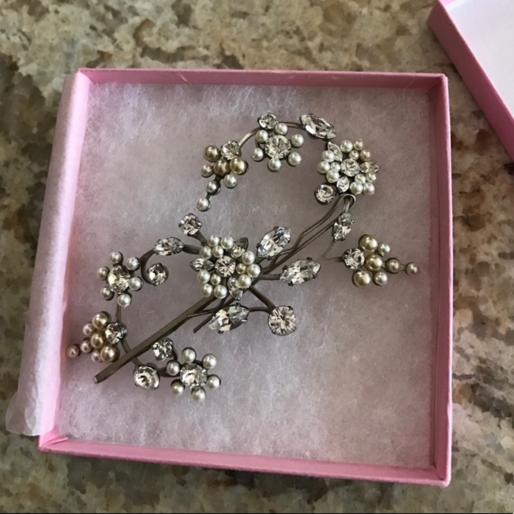 Bridal hair clip